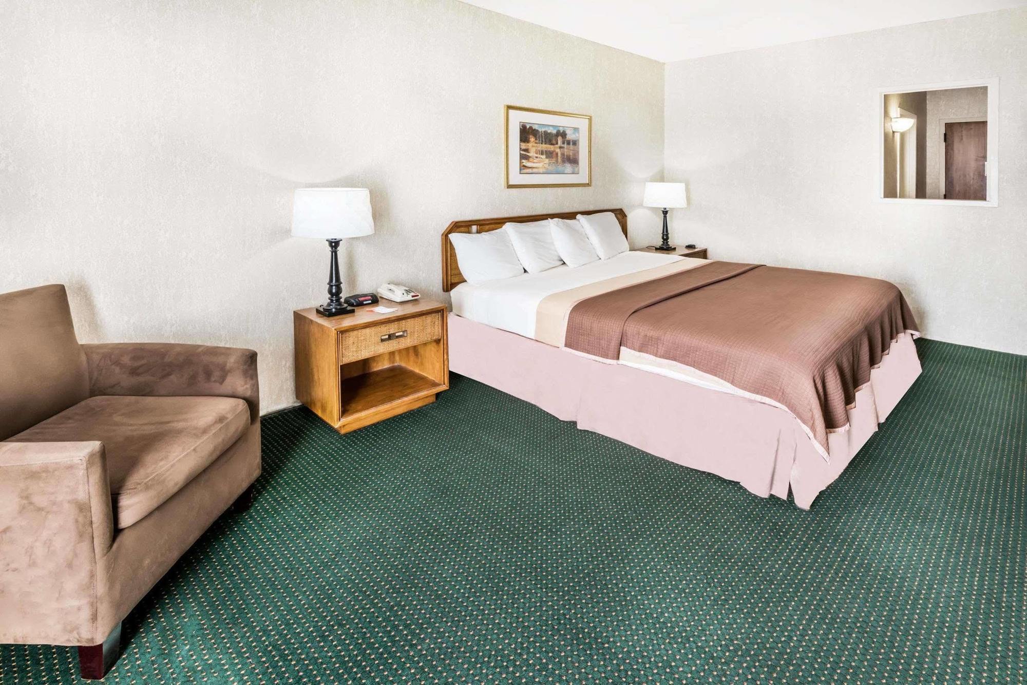 Howard Johnson By Wyndham Milford/New Haven Екстер'єр фото