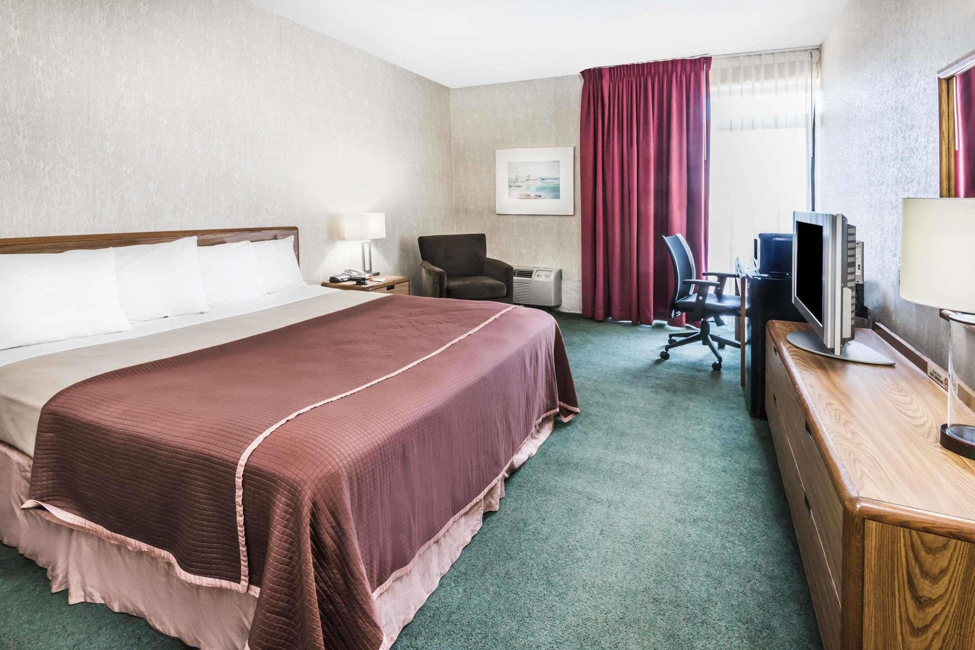 Howard Johnson By Wyndham Milford/New Haven Екстер'єр фото