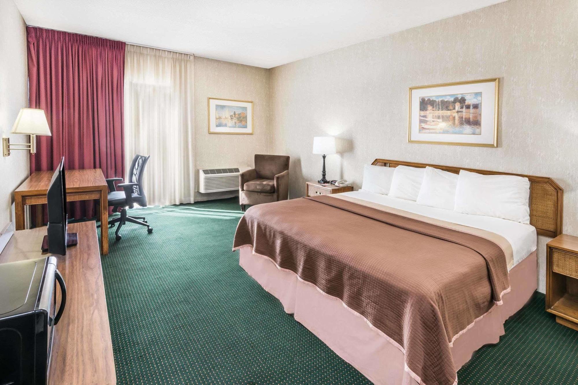 Howard Johnson By Wyndham Milford/New Haven Екстер'єр фото