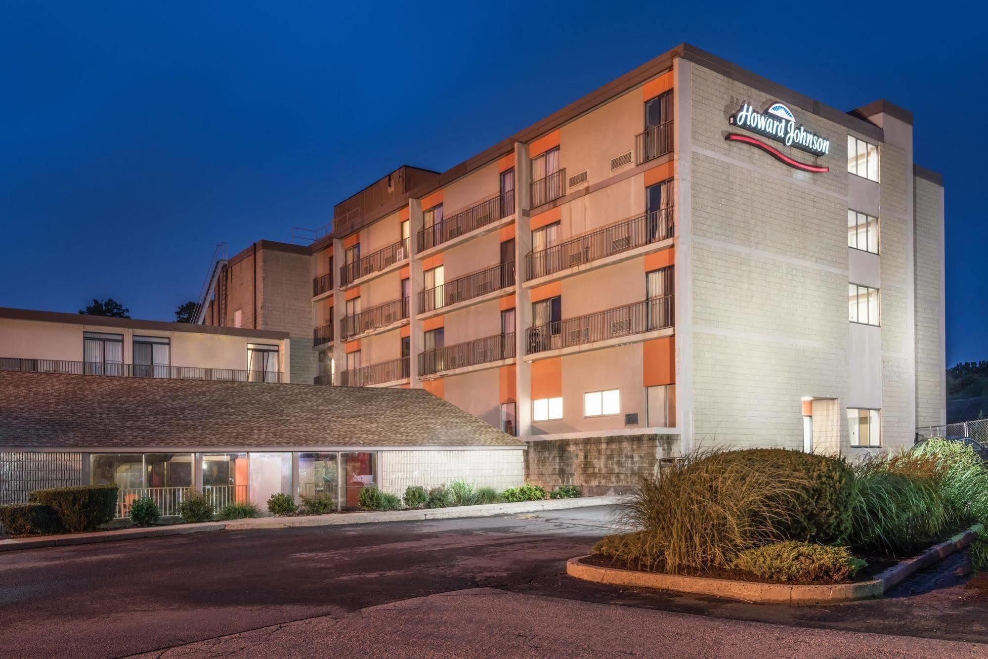 Howard Johnson By Wyndham Milford/New Haven Екстер'єр фото